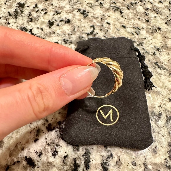 Mejuri 14k gold Croissant Dome Ring - Picture 2 of 8